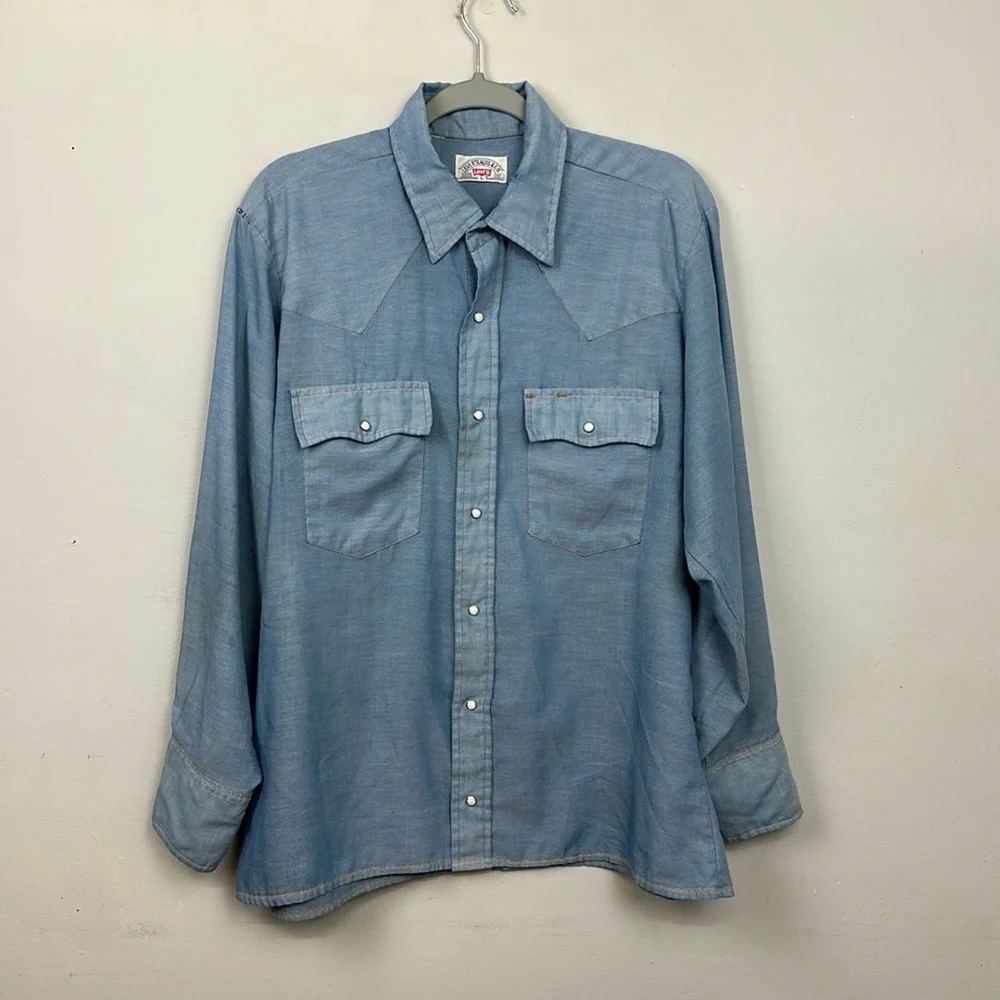 Vintage Levi’s Western Snap Pearl Button Denim Colored Shirt Sz L